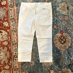 Like new J. Jill authentic cropped jeans size 12 white